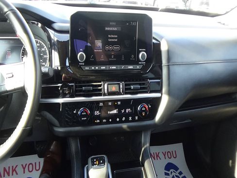 Used 2025 Nissan Pathfinder SV FWD image 23