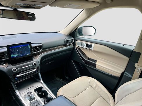 Used 2020 Ford Explorer Limited image 25