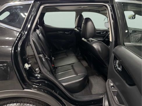 Used 2022 Nissan Rogue Sport SL w/ Premium Package image 27