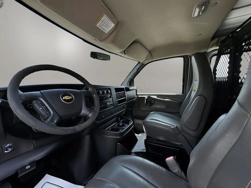 Used 2012 Chevrolet Express 2500 Extended RWD image 15