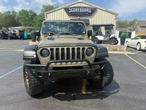 Used 2020 Jeep Gladiator Rubicon w/ Trailer Tow Package AWD/4WD image 8