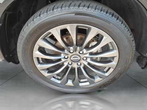 Used 2024 Nissan Armada Platinum w/ Captain's Chairs Package RWD image 9