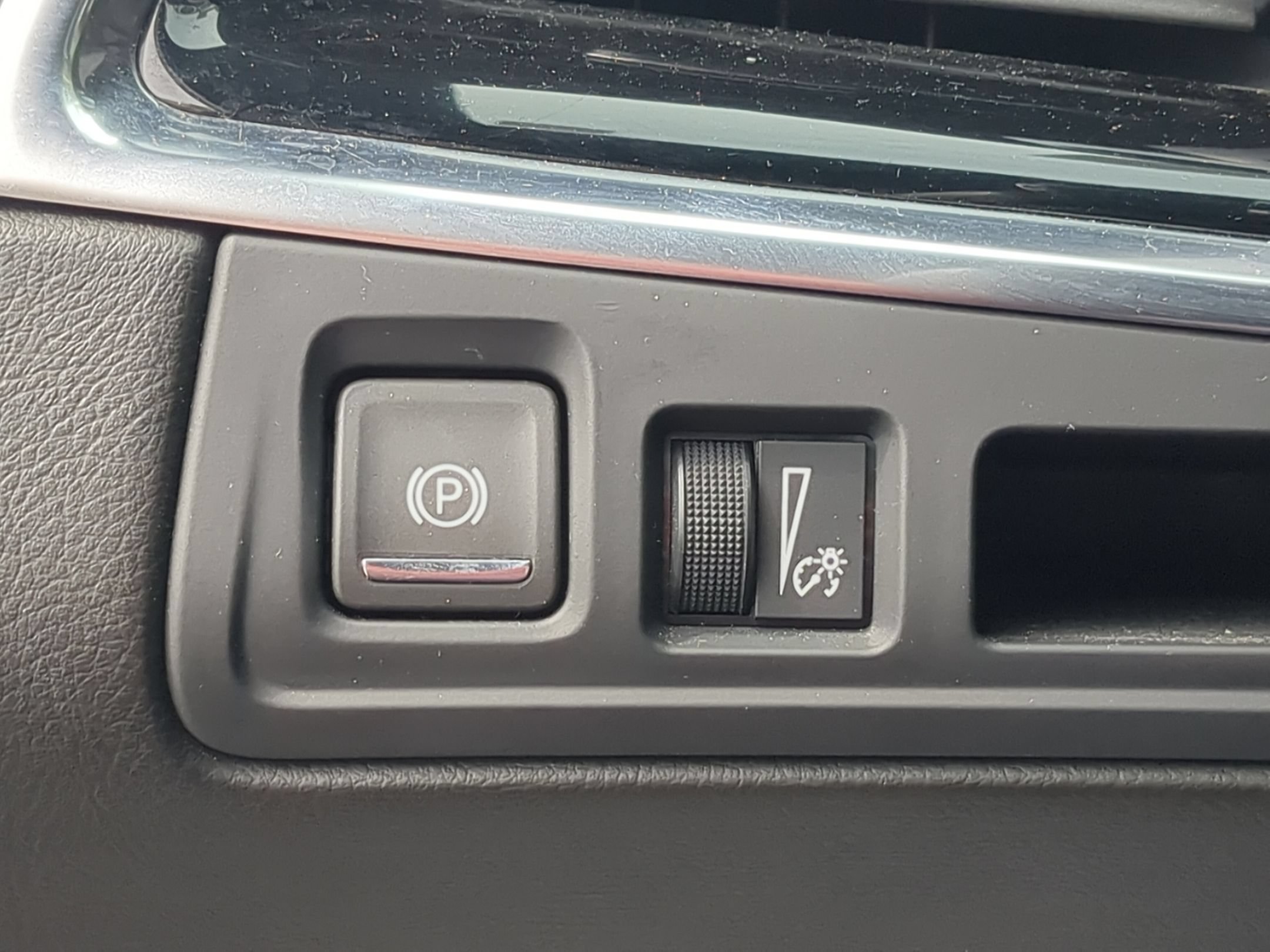 Certified 2024 Cadillac XT6 Luxury AWD/4WD image 16