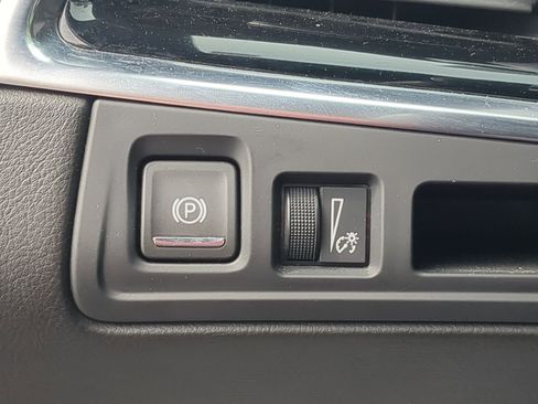 Used 2024 Cadillac XT6 Luxury AWD/4WD image 16