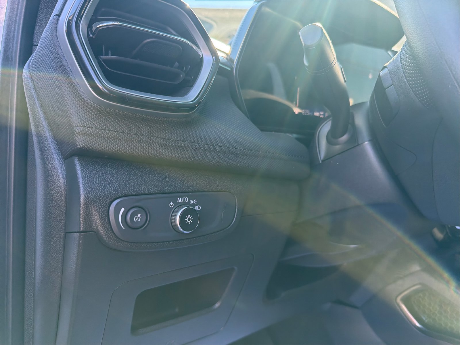 Used 2024 Chevrolet TrailBlazer LT AWD/4WD image 18