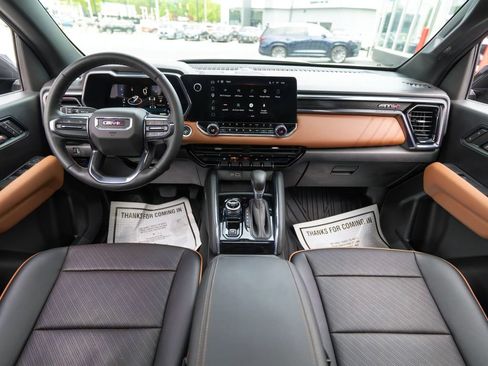 Used 2023 GMC Canyon AT4 w/ AT4 Premium Package AWD/4WD image 15