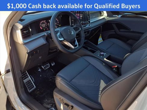 New 2026 Volkswagen Tiguan SE R-Line image 14