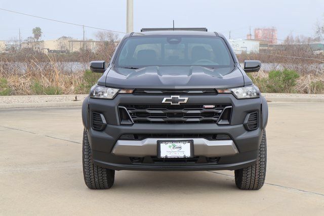 New 2025 Chevrolet Colorado Trail Boss w/ Midnight Edition AWD/4WD image 2