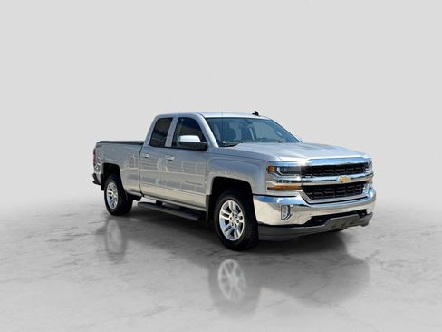 Used 2018 Chevrolet Silverado 1500 LT w/ All Star Edition AWD/4WD image 8