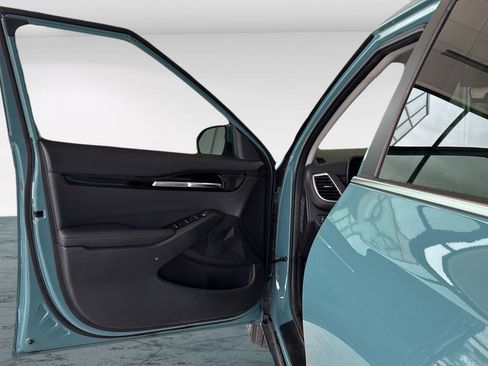 Used 2025 Kia Seltos EX w/ EX Sunroof Package FWD image 11