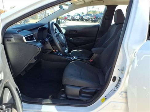 Used 2022 Toyota Corolla LE image 13