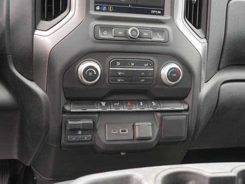 Used 2021 GMC Sierra 2500 4x4 Crew Cab w/ Convenience Package image 26