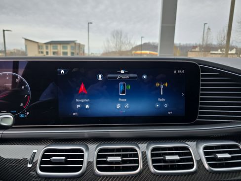 Used 2024 Mercedes-Benz GLS 63 AMG 4MATIC image 29