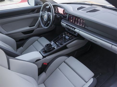 Certified 2025 Porsche 911 Carrera image 31