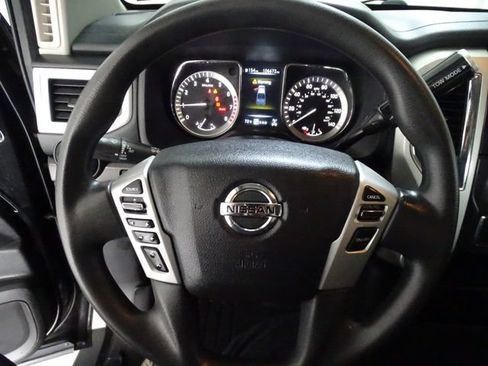 Used 2017 Nissan Titan SV AWD/4WD image 5
