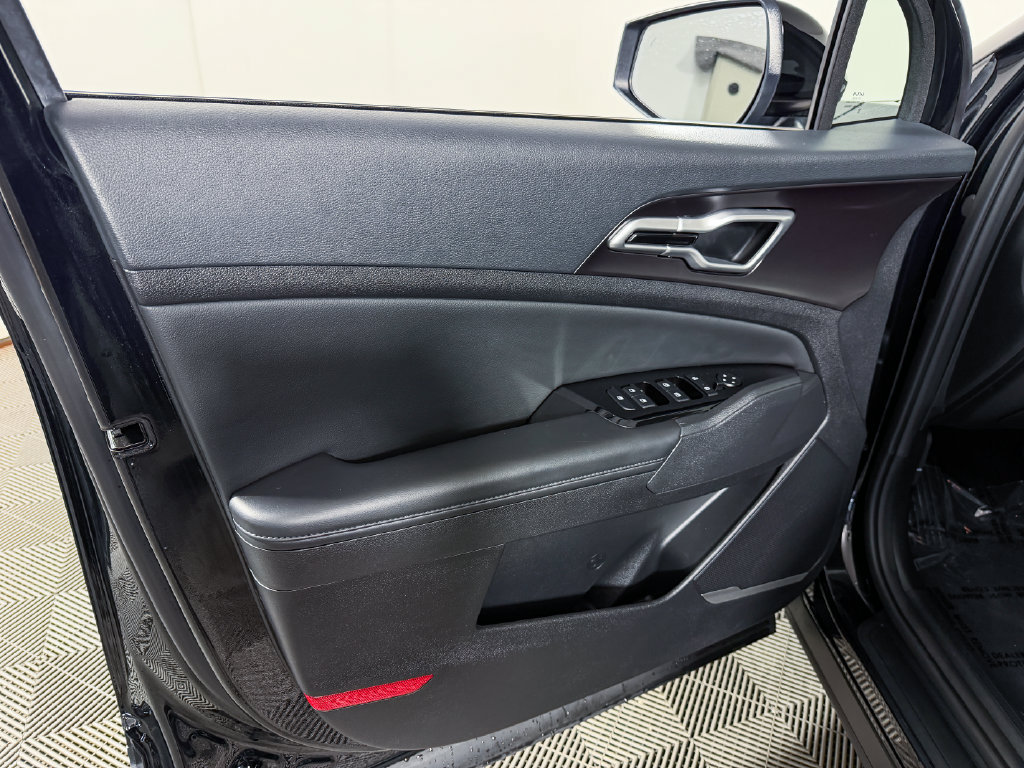 Used 2024 Kia Sportage EX FWD image 45
