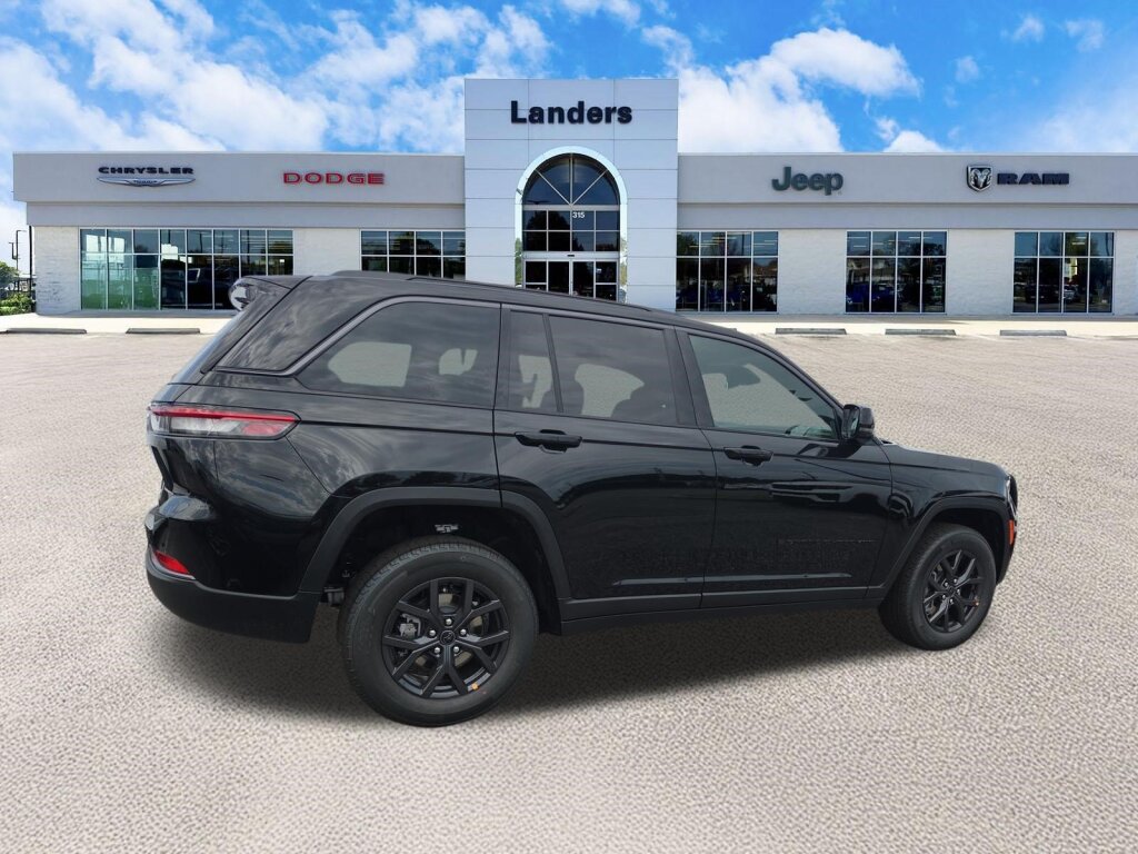 New 2027 Jeep Grand Cherokee Altitude RWD image 3