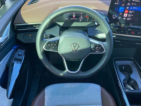 Certified 2024 Volkswagen ID.4 Standard image 5
