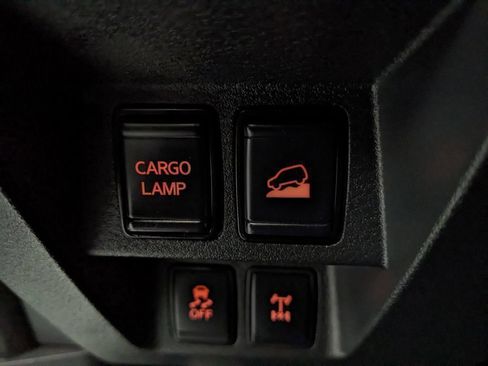 Used 2025 Nissan Frontier PRO-4X AWD/4WD image 16