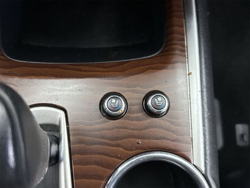 Used 2018 Nissan Pathfinder Platinum image 31