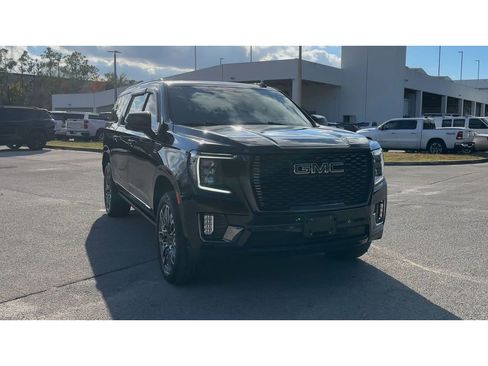 Certified 2023 GMC Yukon XL Denali Ultimate w/ LPO, Floor Liner Package image 3