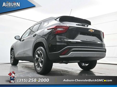 New 2026 Chevrolet Trax LT image 19