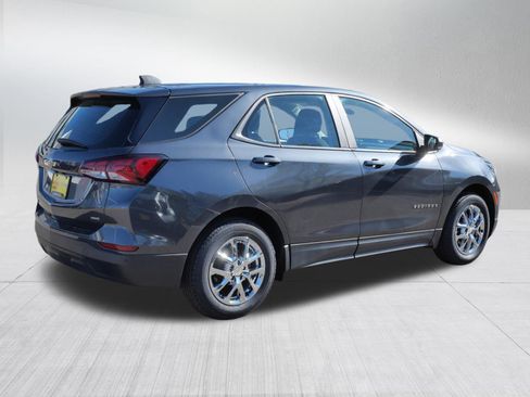 Used 2022 Chevrolet Equinox LS AWD/4WD image 7