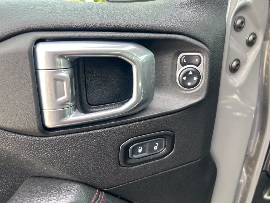 Used 2020 Jeep Wrangler Unlimited Rubicon w/ Quick Order Package 28Y Recon AWD/4WD image 12