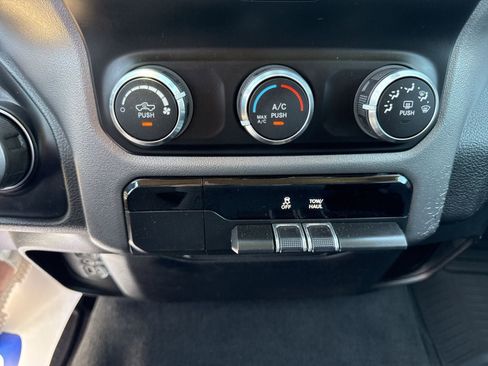 Used 2019 RAM 1500 Big Horn AWD/4WD image 18