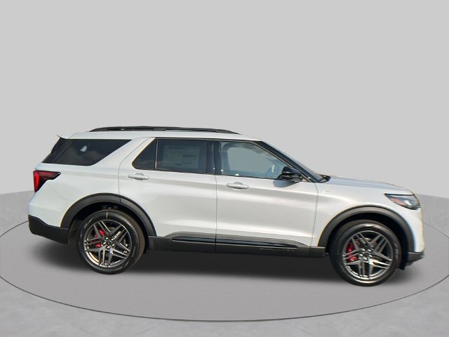 New 2026 Ford Explorer ST-Line w/ ST-Line Street Pack AWD/4WD image 2