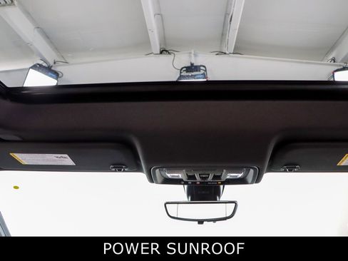 Used 2021 Chevrolet Silverado 1500 High Country image 22