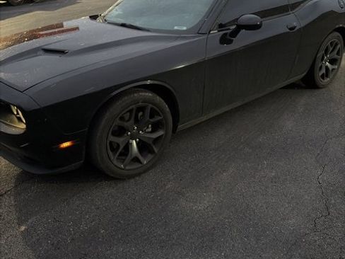 Used 2015 Dodge Challenger SXT Plus image 7