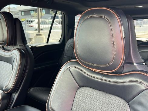 Used 2025 Lincoln Aviator Black Label w/ Black Label Special Edition image 17