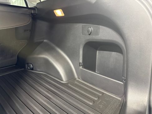Used 2021 Toyota RAV4 XLE Premium AWD/4WD image 46