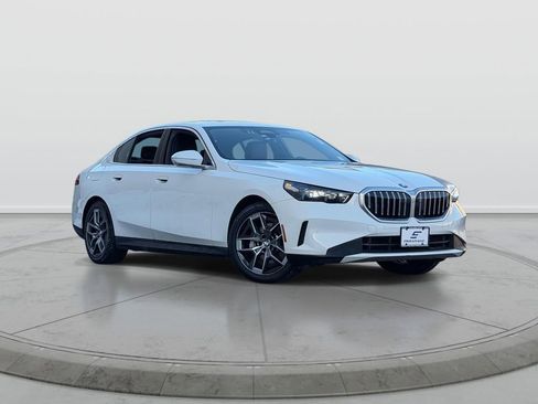 Used 2026 BMW 530i xDrive AWD/4WD image 1