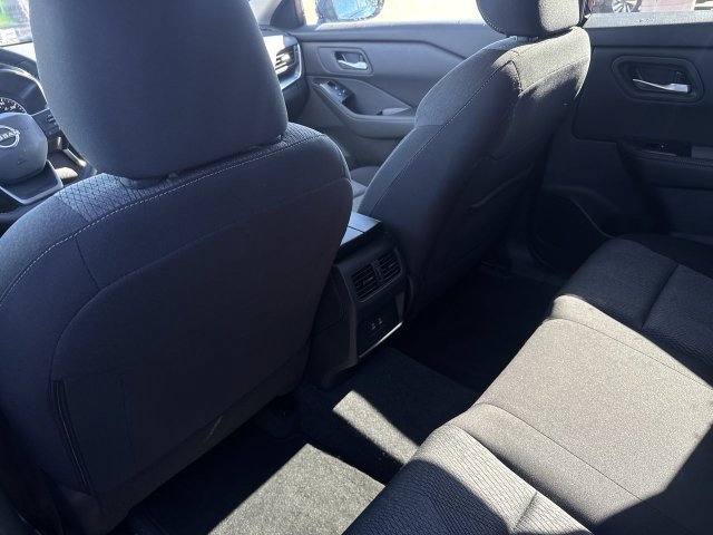 Used 2026 Nissan Rogue SV FWD image 26