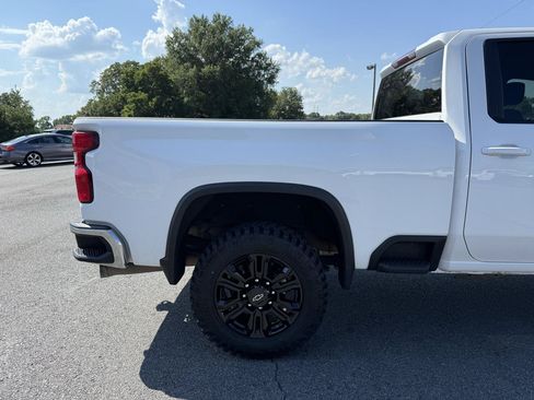 Used 2023 Chevrolet Silverado 2500 LT AWD/4WD image 32