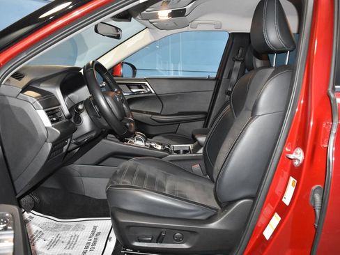 Used 2024 Mitsubishi Outlander SE image 6