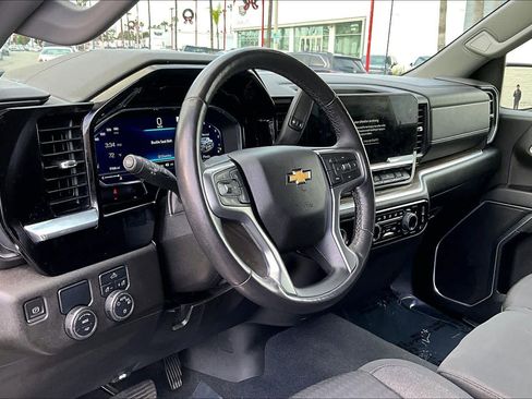 Used 2022 Chevrolet Silverado 1500 LT image 17