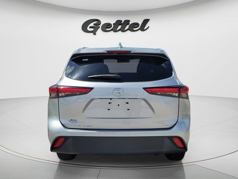 Used 2022 Toyota Highlander XLE FWD image 7