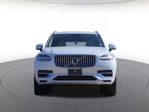 Used 2025 Volvo XC90 T8 Ultra AWD/4WD image 2