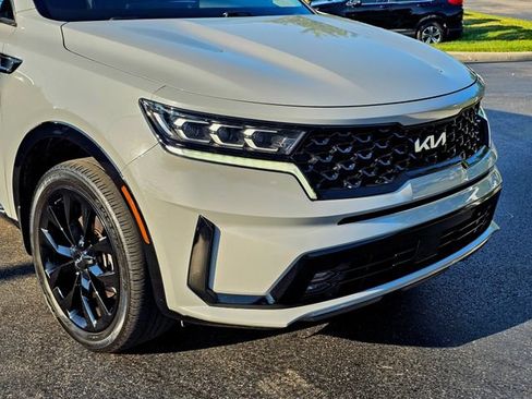 Used 2022 Kia Sorento SX AWD/4WD image 4