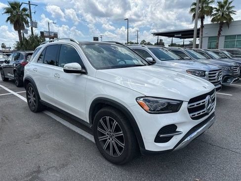 Used 2024 Mercedes-Benz GLE 350 4MATIC image 3