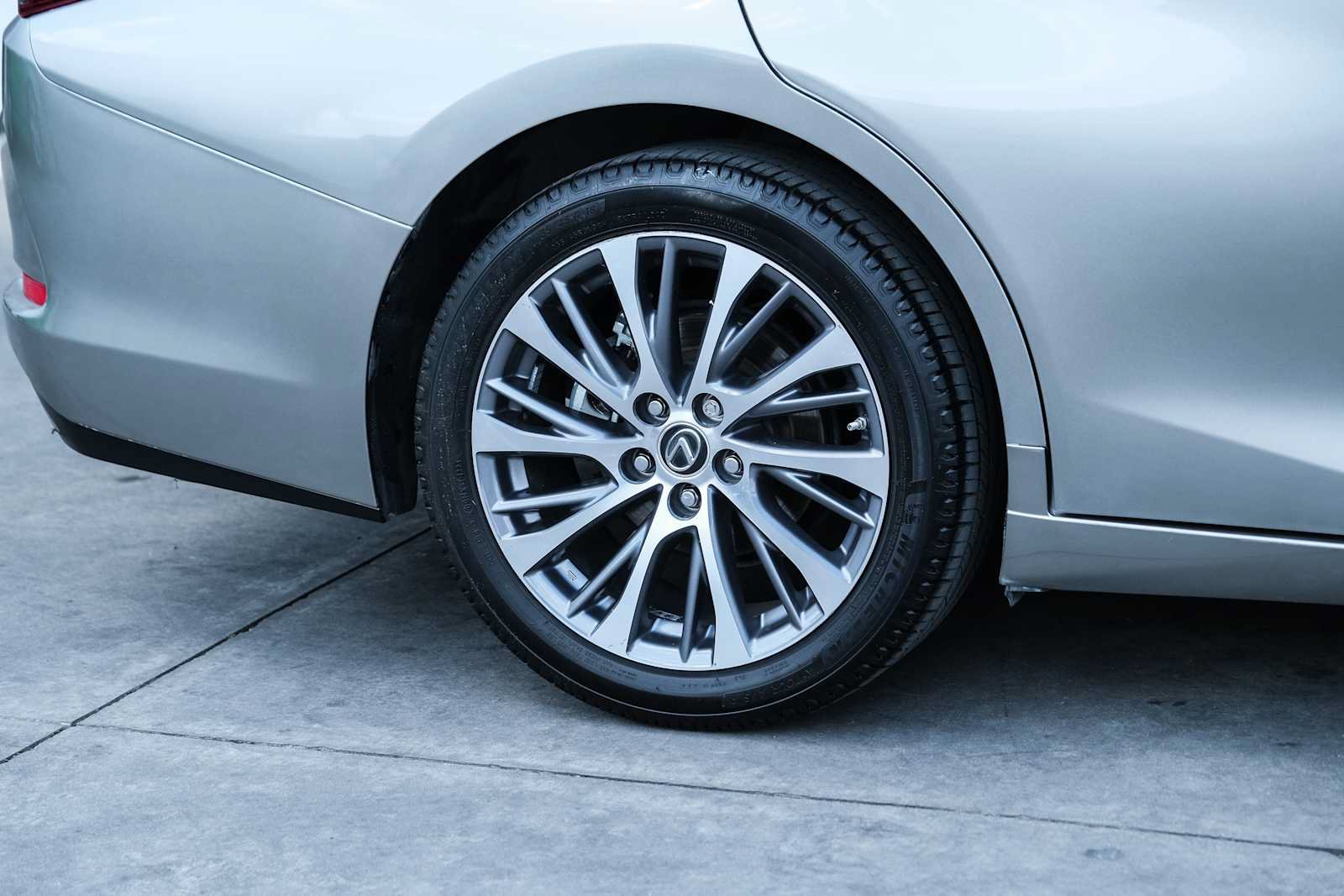 Used 2019 Lexus ES 350 w/ Premium Package FWD image 8
