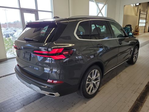 Used 2026 BMW X5 xDrive50e AWD/4WD image 5