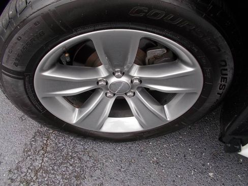 Used 2019 Dodge Challenger SXT RWD image 17