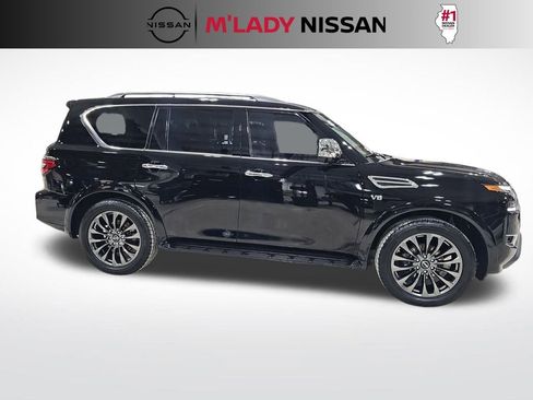 Used 2022 Nissan Armada Platinum image 7