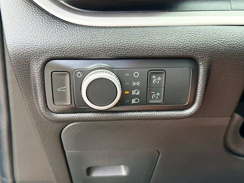 Used 2022 Ford Explorer XLT RWD image 23