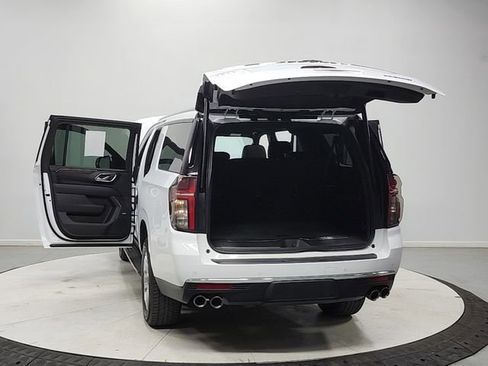 Used 2023 Chevrolet Suburban Premier RWD image 14
