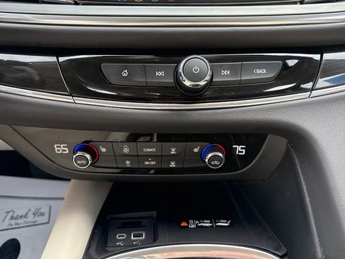 Used 2024 Buick Enclave Essence w/ LPO, Touring Package image 22